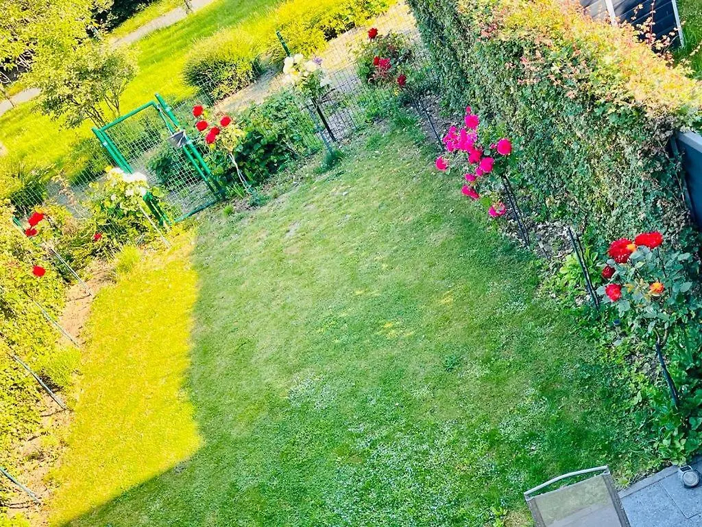 Town House With Garden - 1 Room With Shared Bathroom Bryssel Rum i privatbostad
